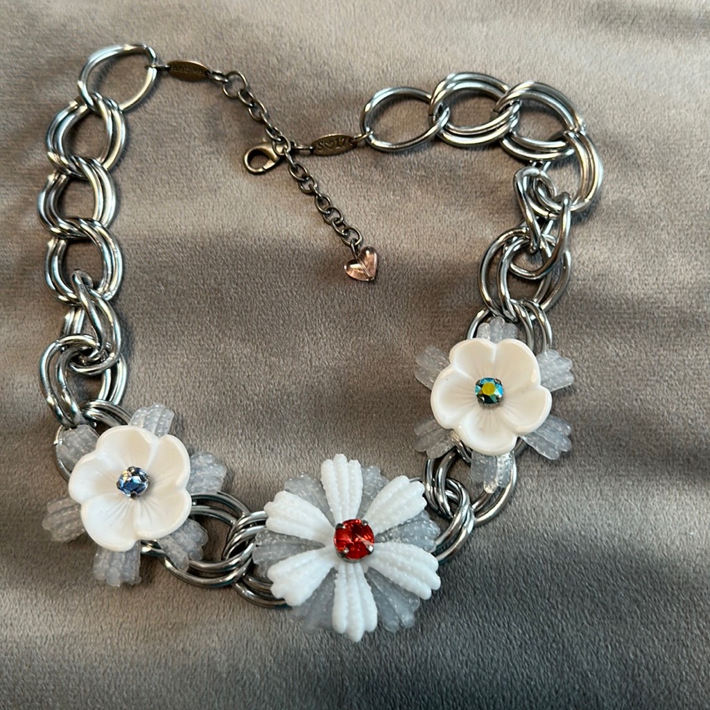 Sabika Grand Parlors Flower Necklace 50$
